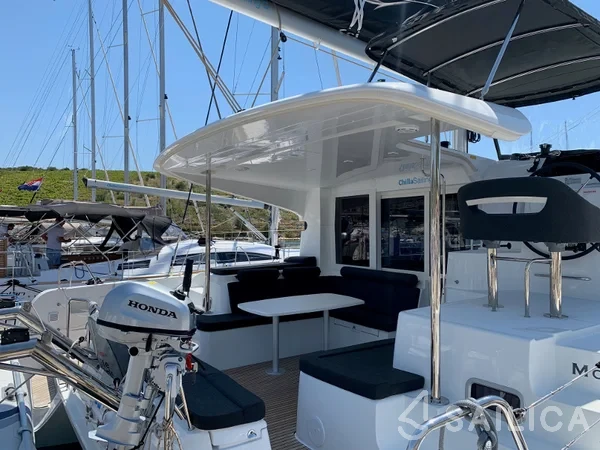 Lagoon 40 - Yacht Charter Sailica