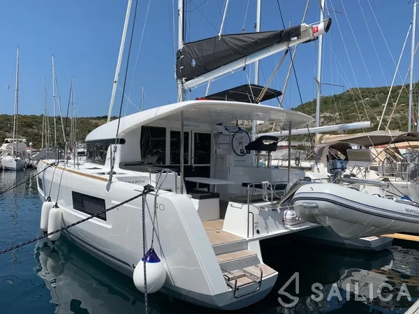 Lagoon 40 - Yacht Charter Sailica