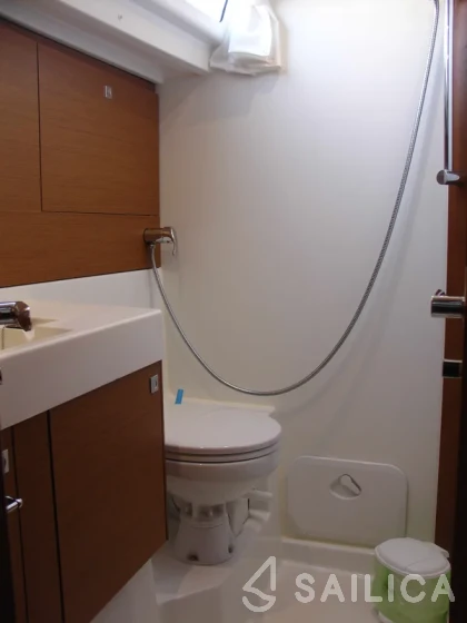 Sun Odyssey 519 - Yacht Charter Sailica