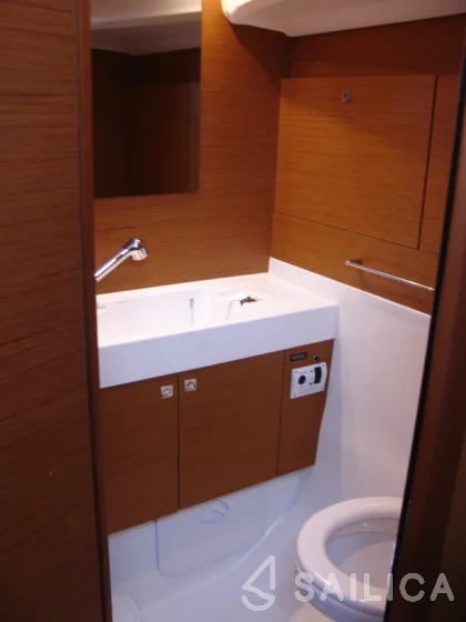 Sun Odyssey 519 - Yacht Charter Sailica