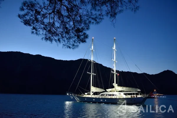 Gulet - Yacht Charter Sailica