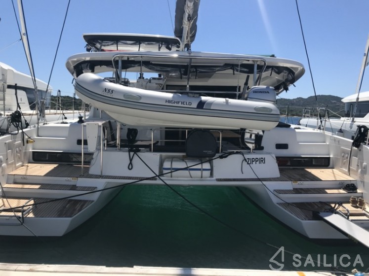 Lagoon 42 - Yacht Charter Sailica