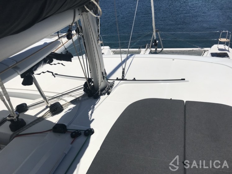 Lagoon 42 - Yacht Charter Sailica