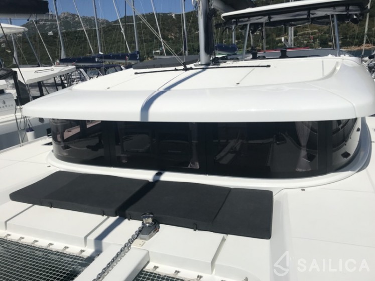 Lagoon 42 - Yacht Charter Sailica
