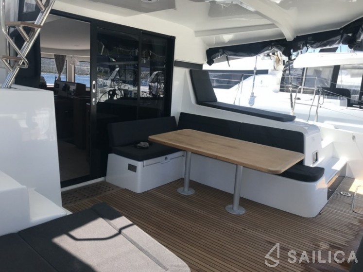 Lagoon 42 - Yacht Charter Sailica