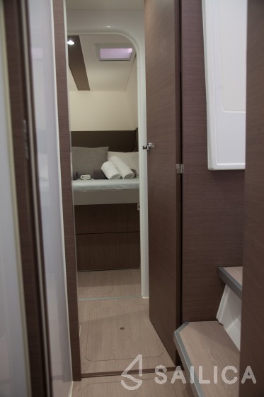 Bali 4.1 - Yacht Charter Sailica