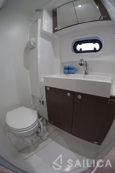 Bali 4.1 - Yacht Charter Sailica
