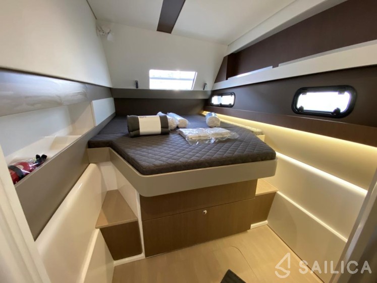 Bali 4.1 - Yacht Charter Sailica