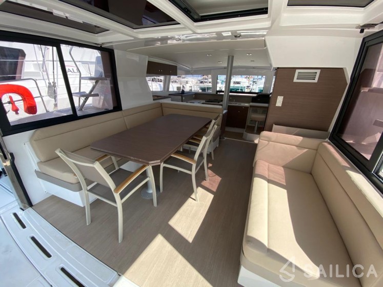 Bali 4.1 - Yacht Charter Sailica