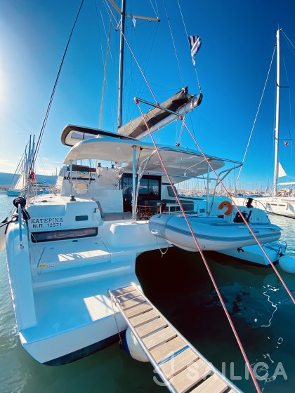Lagoon 42 - Yacht Charter Sailica