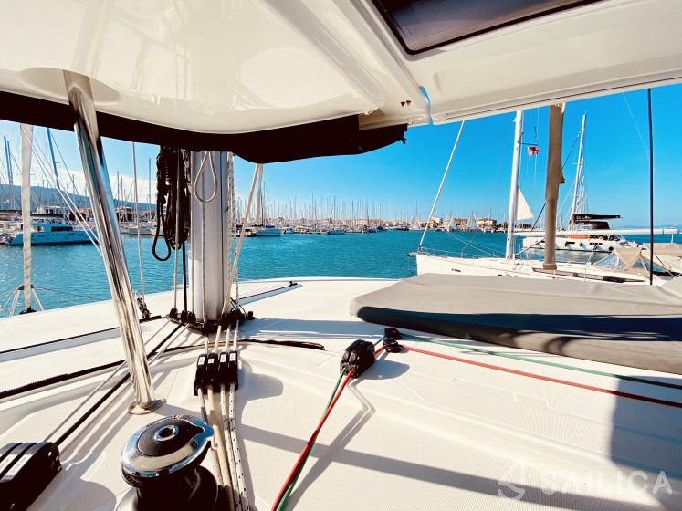 Lagoon 42 - Yacht Charter Sailica