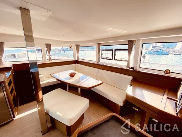 Lagoon 42 - Yacht Charter Sailica