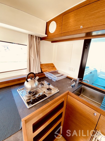 Lagoon 42 - Yacht Charter Sailica