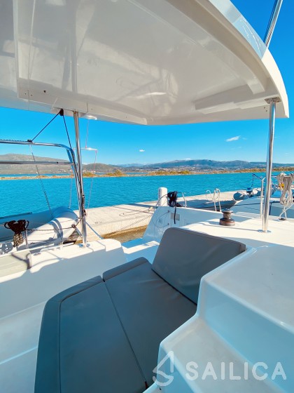 Lagoon 42 - Yacht Charter Sailica
