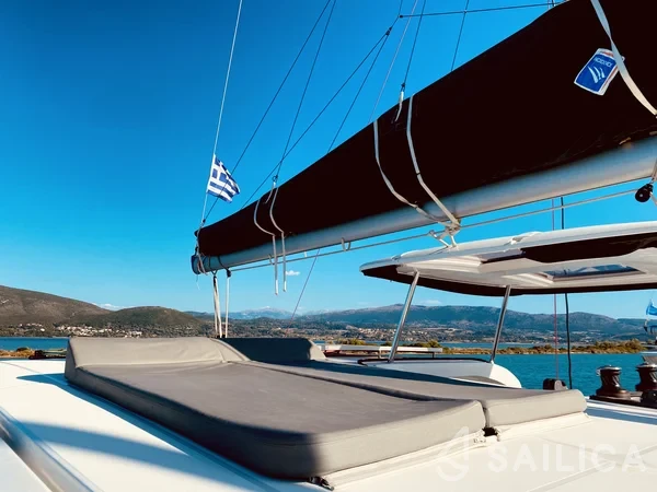 Lagoon 42 - Yacht Charter Sailica