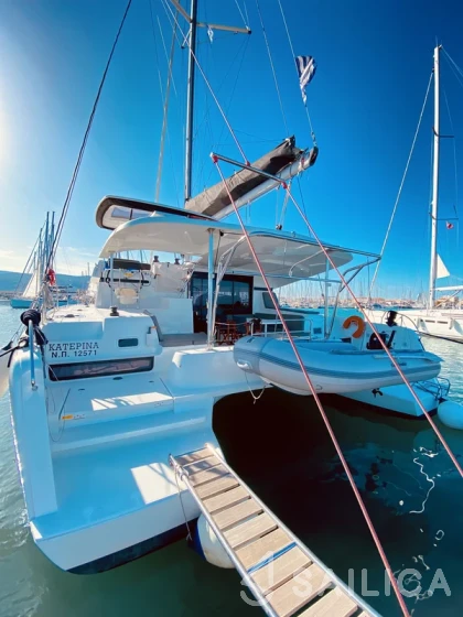 Lagoon 42 - Yacht Charter Sailica