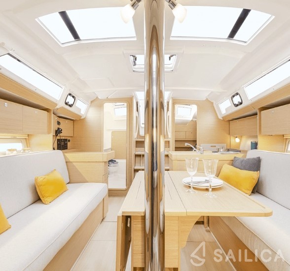 Dufour 360 GL - Yacht Charter Sailica