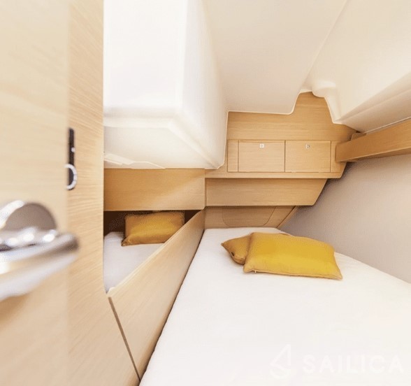 Dufour 360 GL - Yacht Charter Sailica