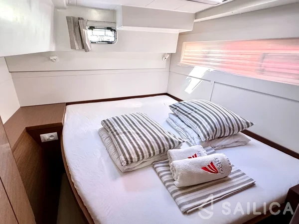 Lagoon 40 - Yacht Charter Sailica
