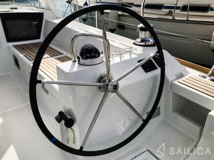 Oceanis 45 - Yacht Charter Sailica