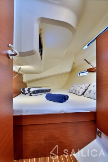 Hanse 388 - Yacht Charter Sailica