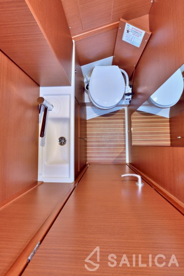 Hanse 388 - Yacht Charter Sailica