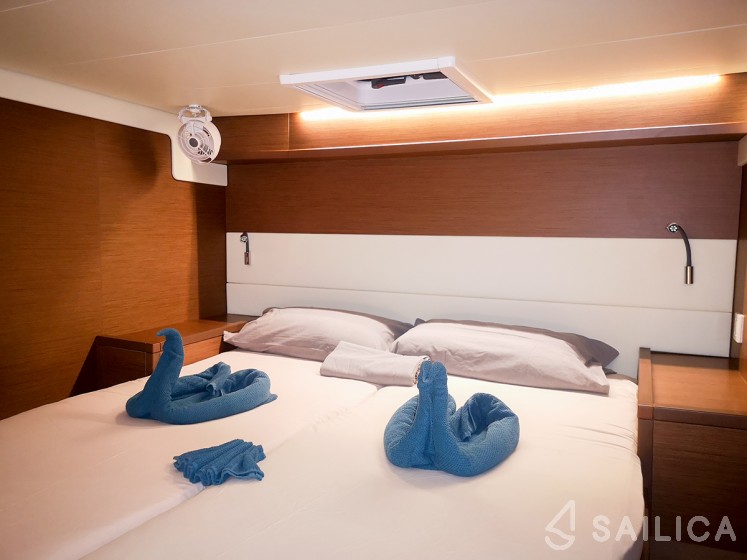 Lagoon 52F - Yacht Charter Sailica
