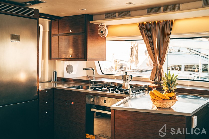 Lagoon 52F - Yacht Charter Sailica