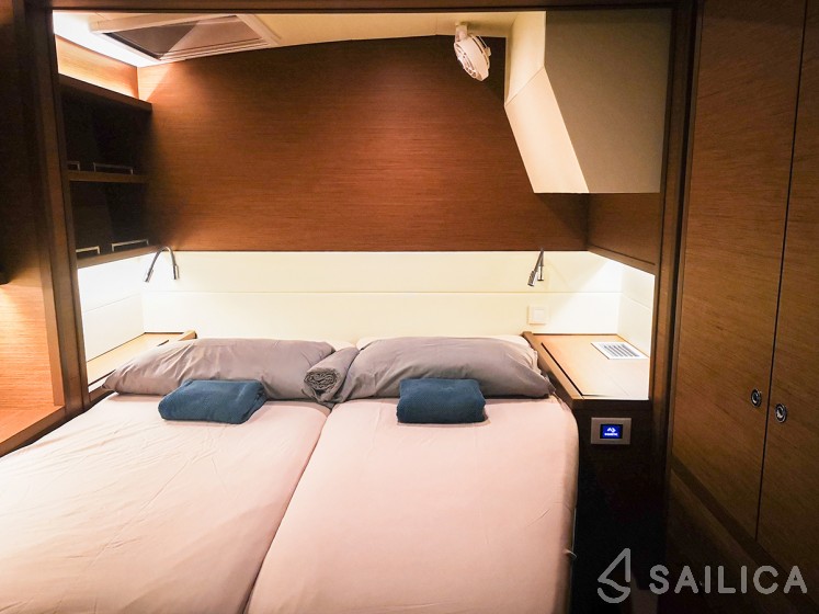 Lagoon 52F - Yacht Charter Sailica