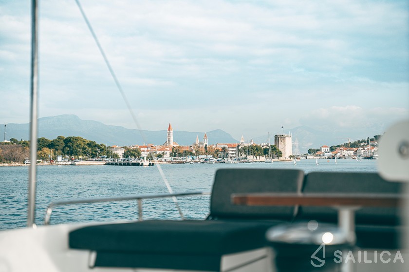 Lagoon 52F - Yacht Charter Sailica
