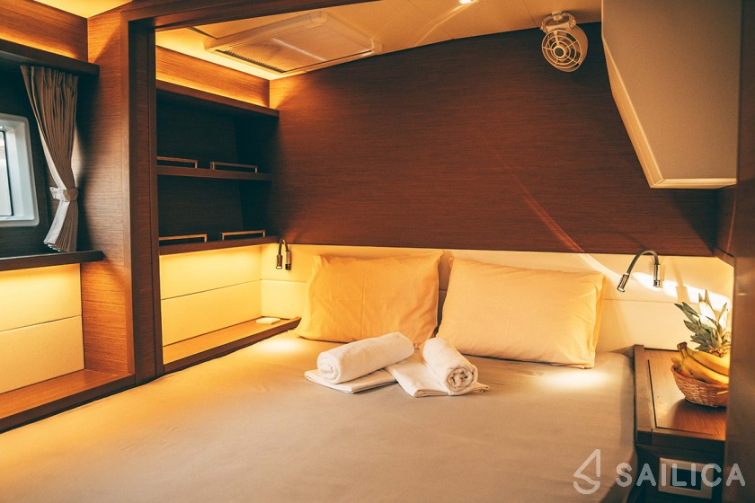 Lagoon 52F - Yacht Charter Sailica