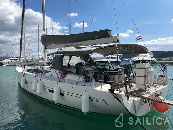 More 55 - Yacht Charter Sailica