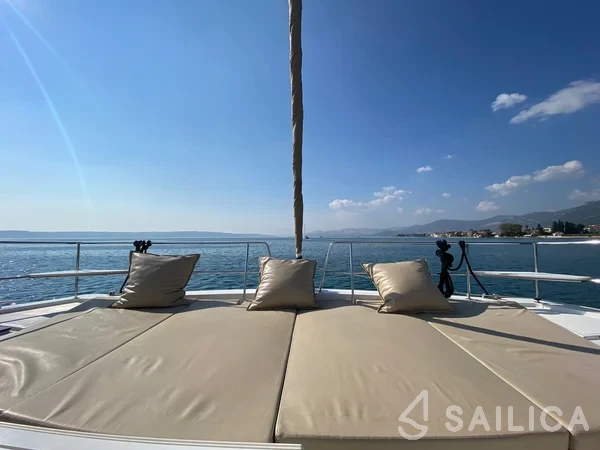 Bali 4.8  - Yacht Charter Sailica