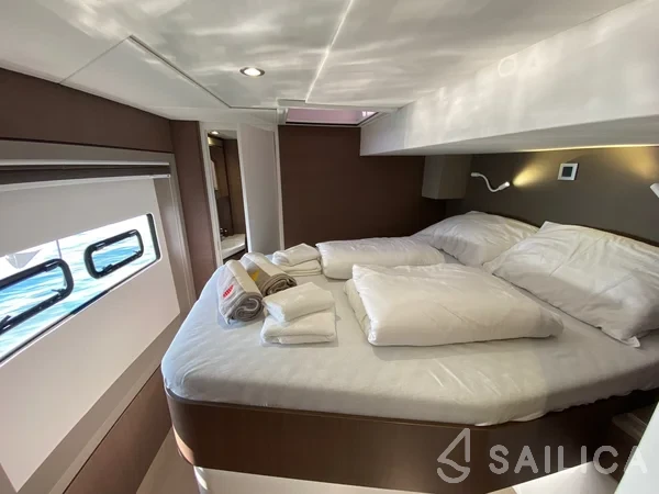 Bali 4.8  - Yacht Charter Sailica