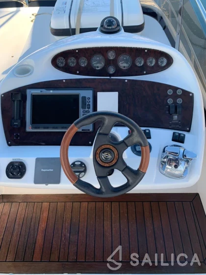 Manhattan 50 - Yacht Charter Sailica
