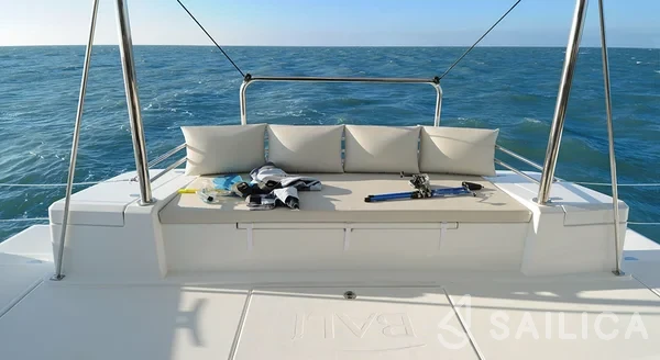 Bali 4.1 - Yacht Charter Sailica