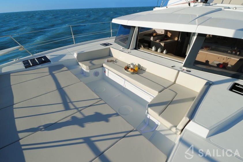 Bali 4.1 - Yacht Charter Sailica