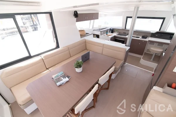 Bali 4.1 - Yacht Charter Sailica