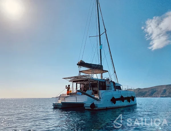 Bali 4.1 - Yacht Charter Sailica