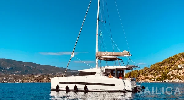 Bali 4.1 - Yacht Charter Sailica