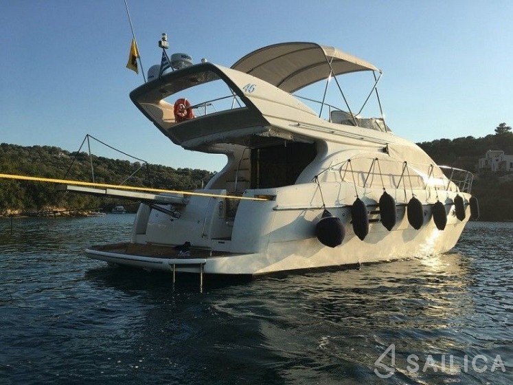 Azimut 46 - Yacht Charter Sailica