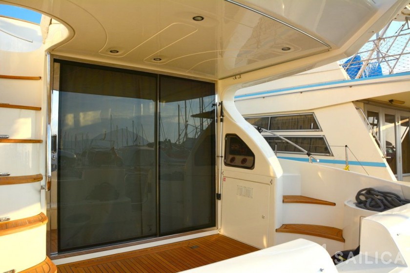 Azimut 46 - Yacht Charter Sailica
