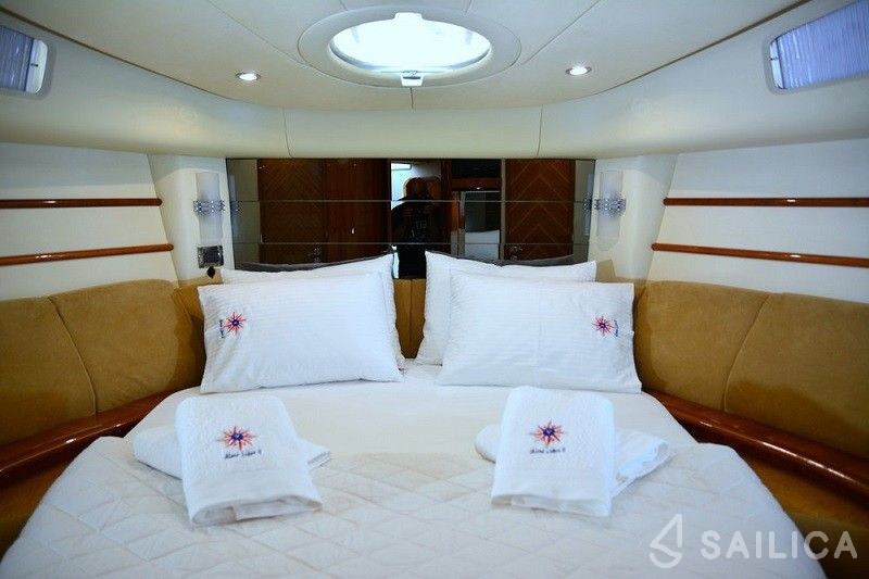 Azimut 46 - Yacht Charter Sailica