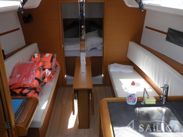 Sun Odyssey 349 - Yacht Charter Sailica