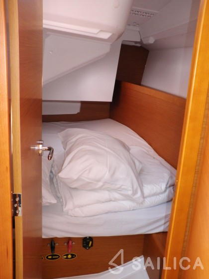 Sun Odyssey 349 - Yacht Charter Sailica