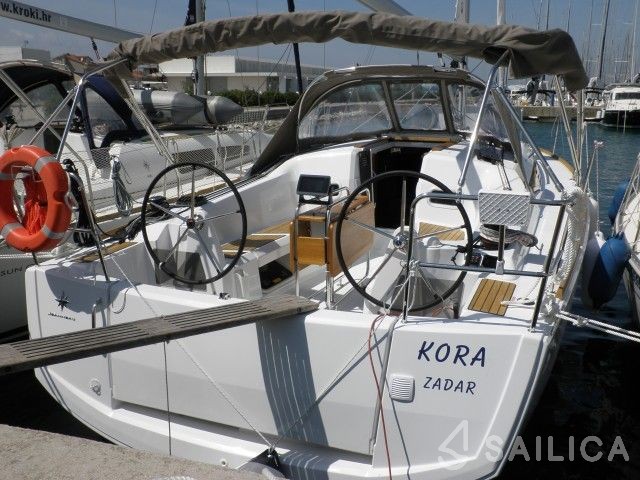 Sun Odyssey 349 - Yacht Charter Sailica