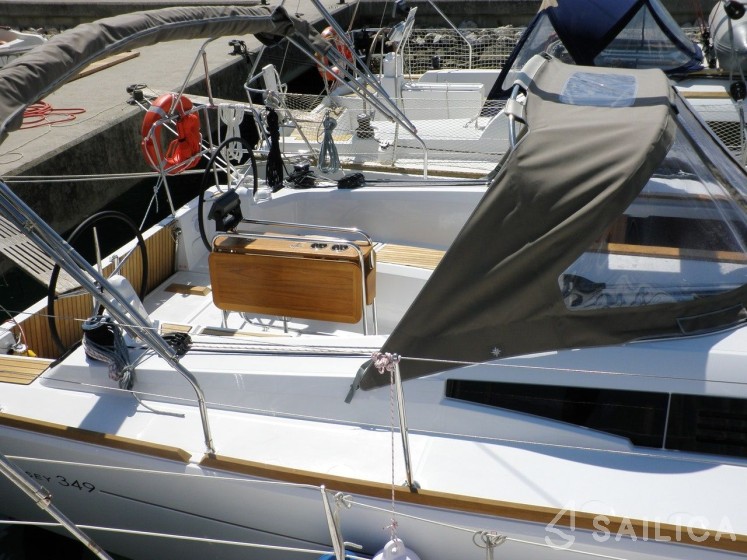 Sun Odyssey 349 - Yacht Charter Sailica