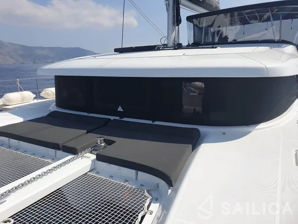 Lagoon 42 - Yacht Charter Sailica