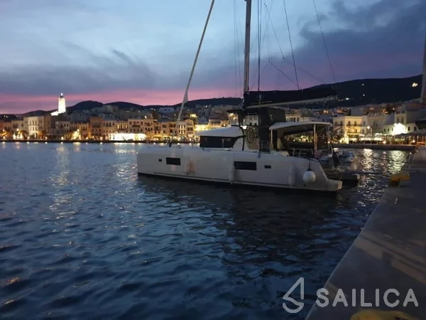 Lagoon 42 - Yacht Charter Sailica