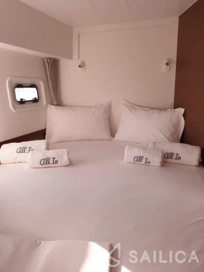 Lagoon 42 - Yacht Charter Sailica